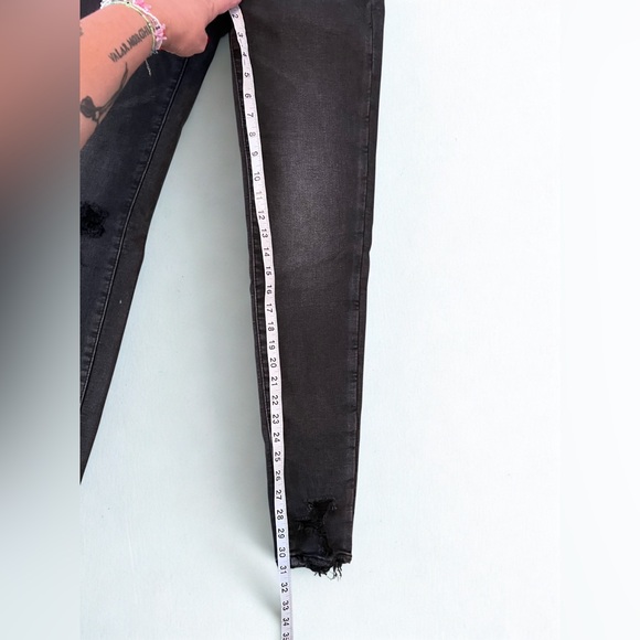 American Eagle Outfitters X-Long Distressed Black Skinny Jeans 🦅 - Picture 5 of 10